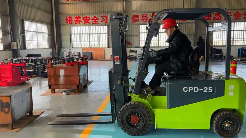 揭穿電動(dòng)叉車(chē)神話！